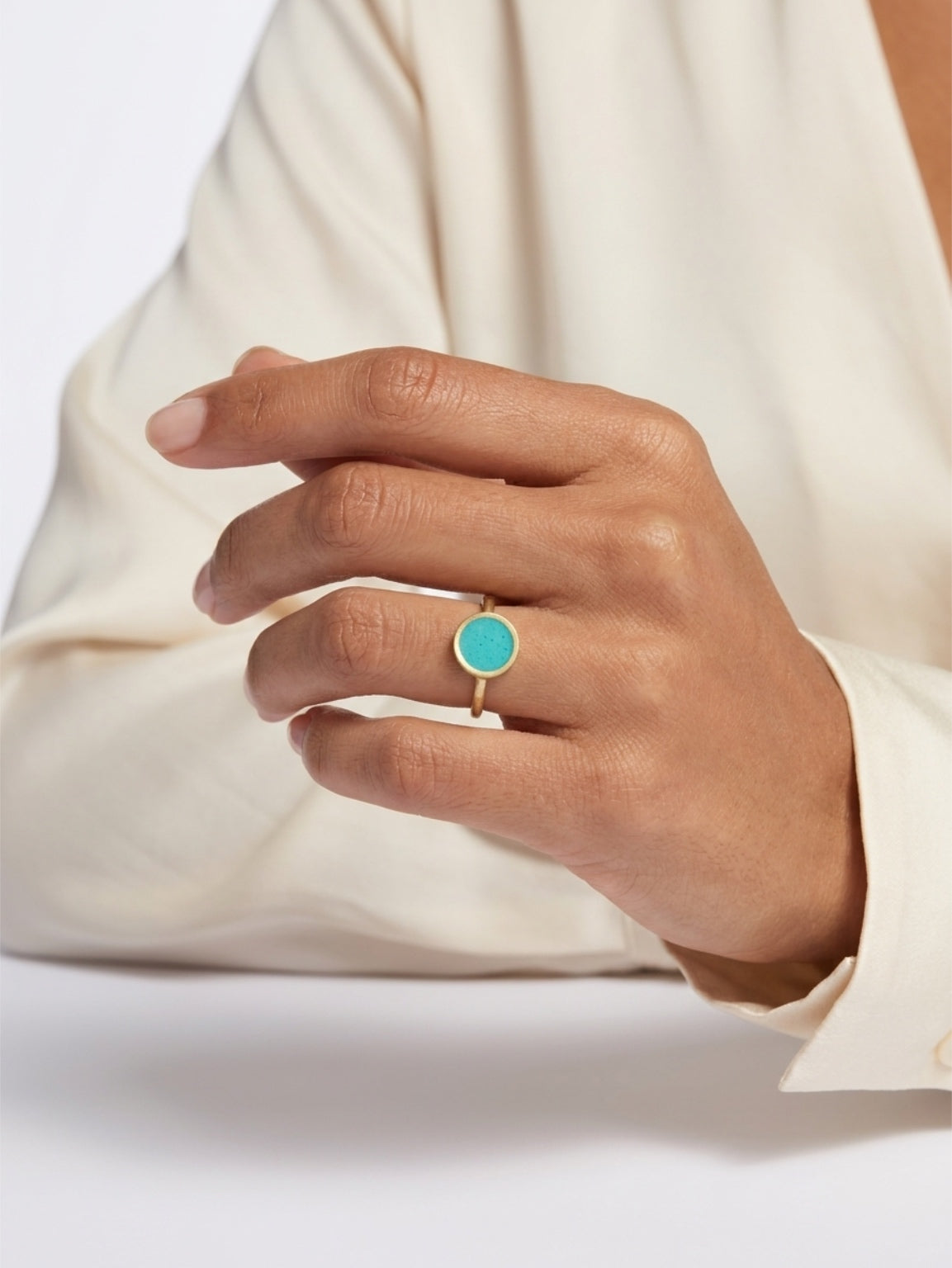 anello in ottone e resina M